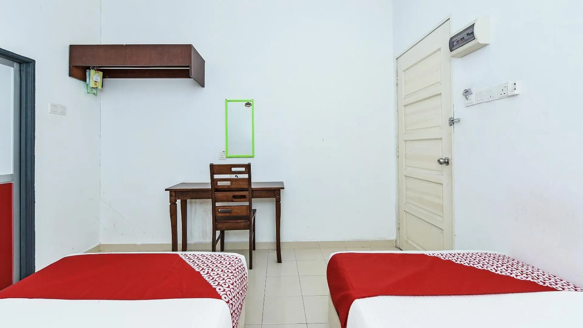 Hotel Oyo 275 Senyum Inn Pantai Cenang