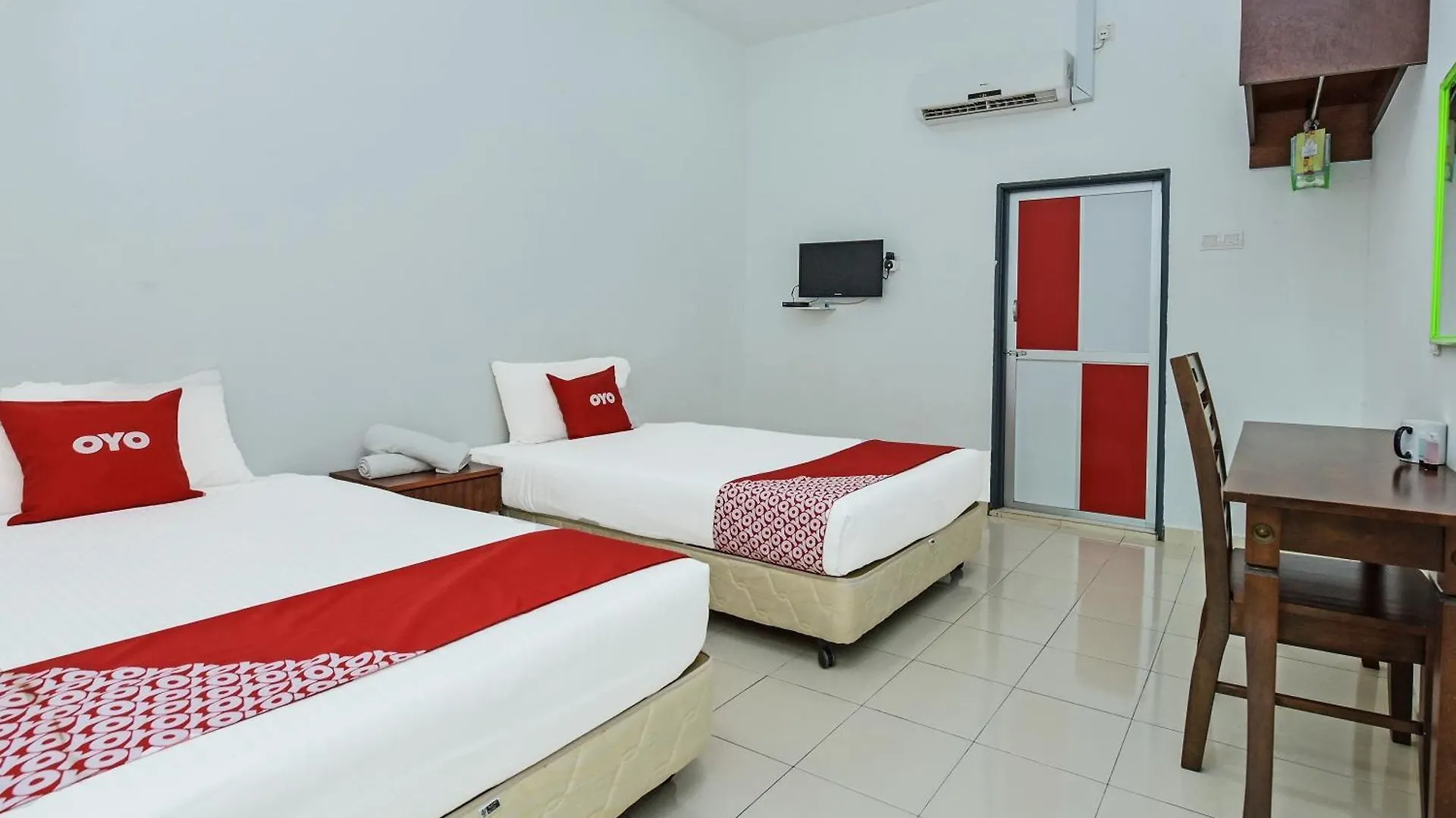 Hotel Oyo 275 Senyum Inn Pantai Cenang