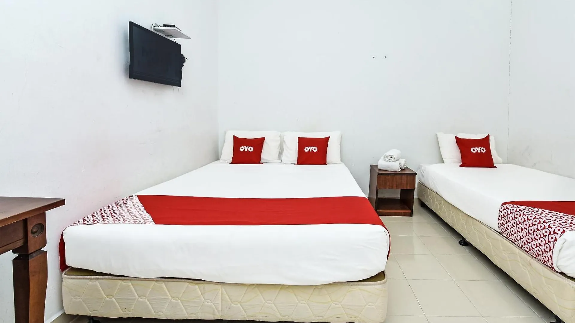 Oyo 275 Senyum Inn Pantai Cenang  2*, Pantai Cenang (Langkawi)