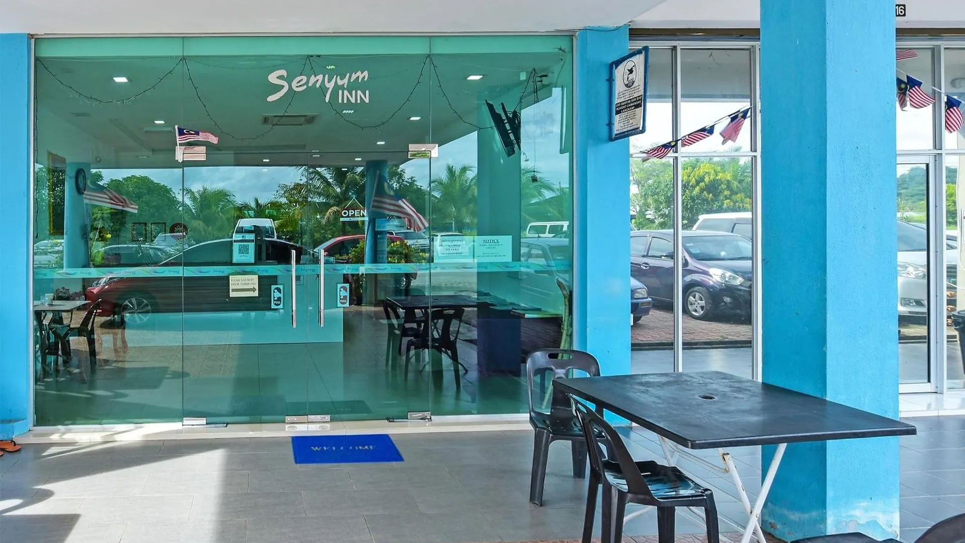 Oyo 275 Senyum Inn Pantai Cenang