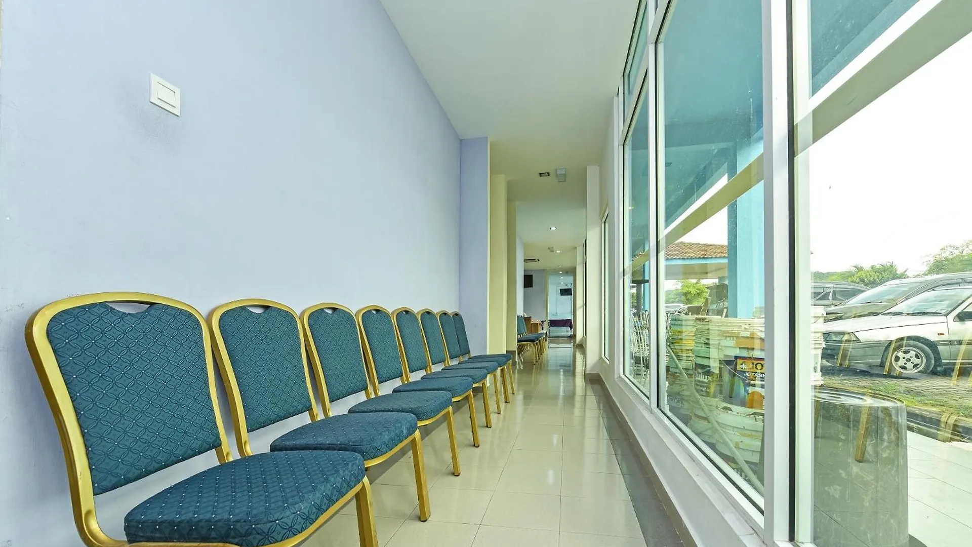 Oyo 275 Senyum Inn Pantai Cenang  Hotel