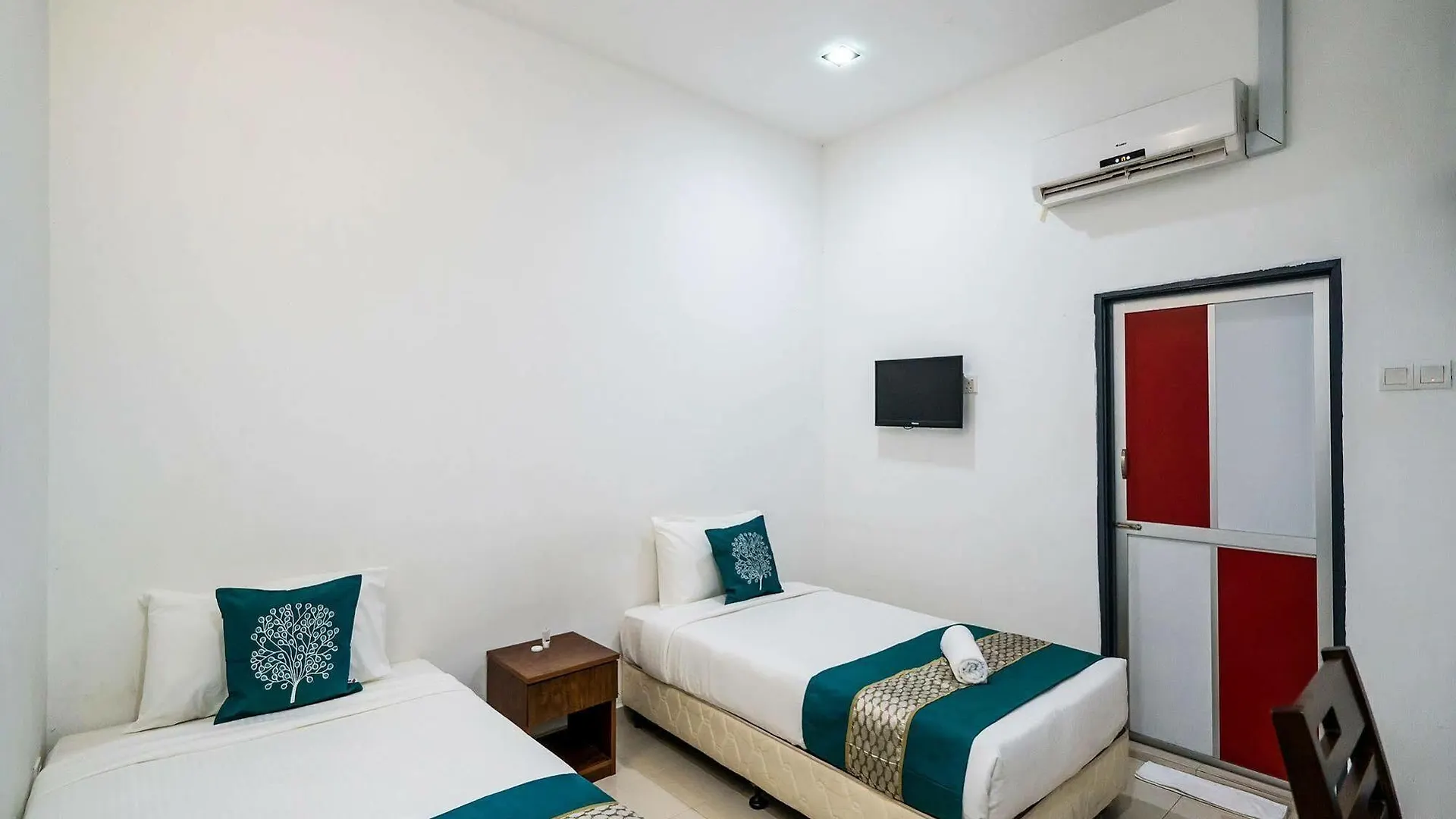 ** Hotel Oyo 275 Senyum Inn Pantai Cenang  Malaysia