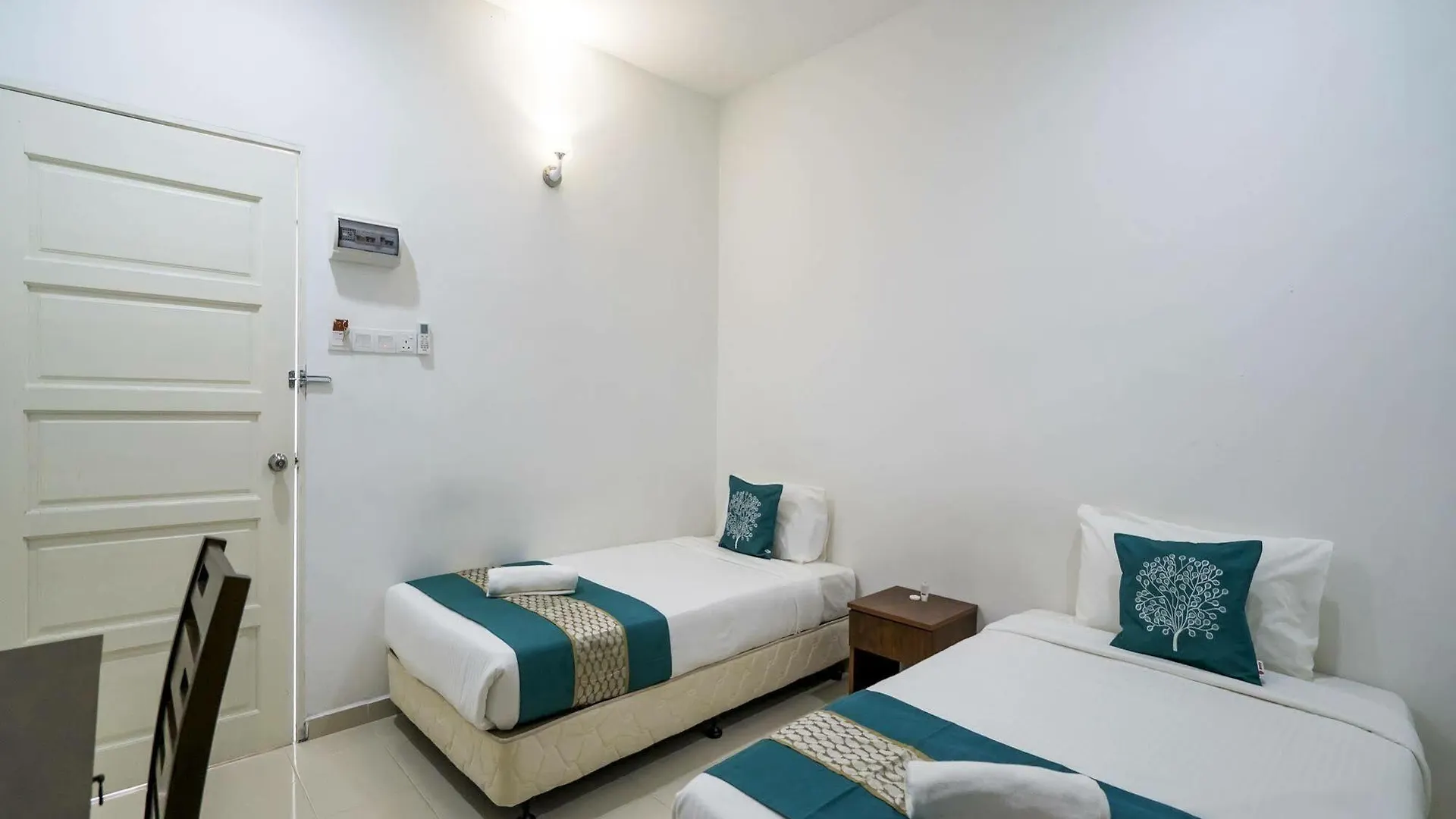 Oyo 275 Senyum Inn Pantai Cenang