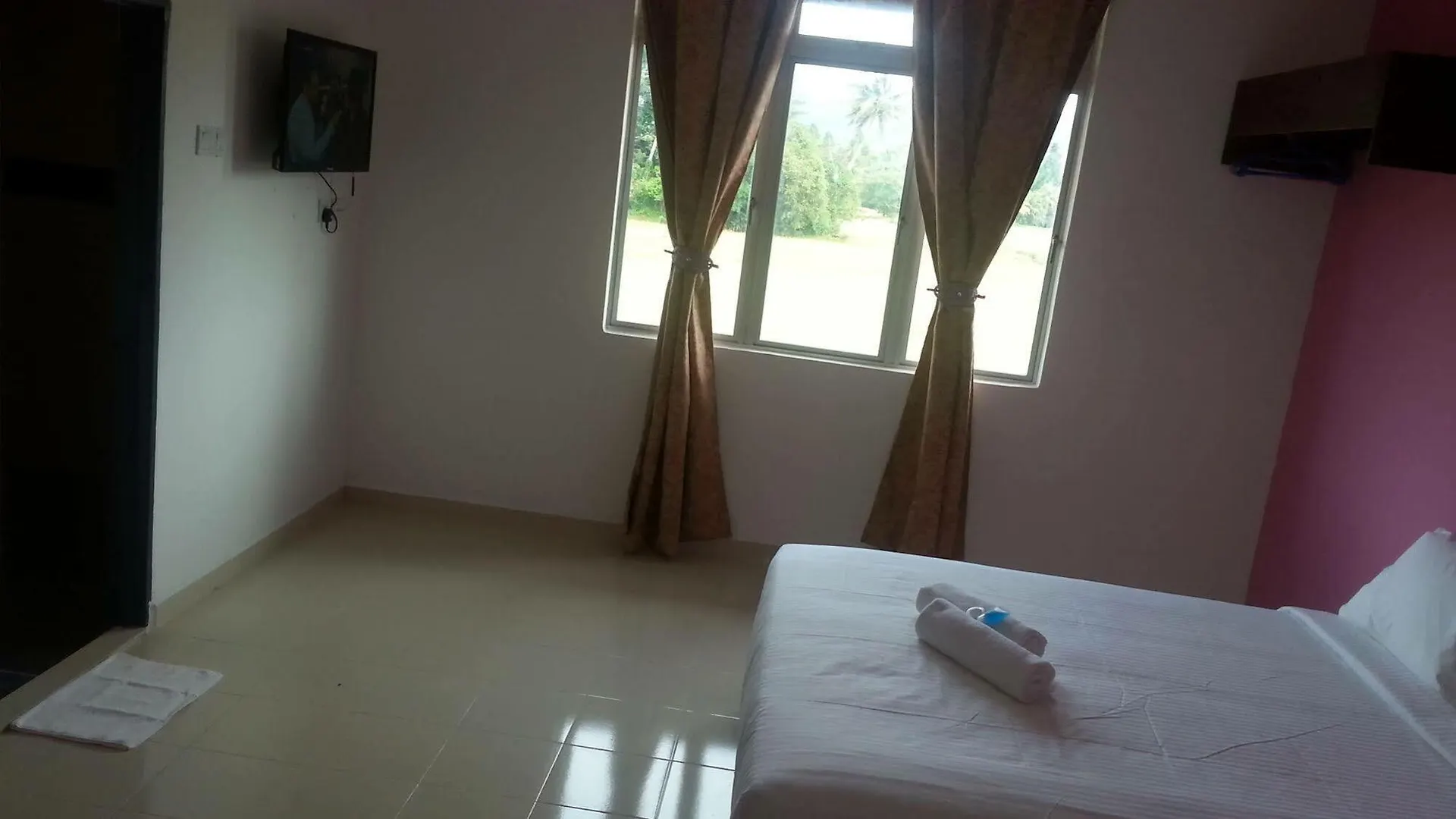 Oyo 275 Senyum Inn Pantai Cenang  2*, Pantai Cenang (Langkawi) Malaysia