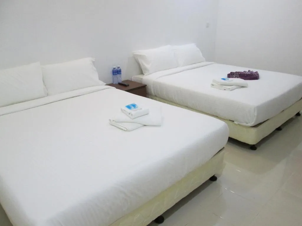 Oyo 275 Senyum Inn Pantai Cenang  Hotel